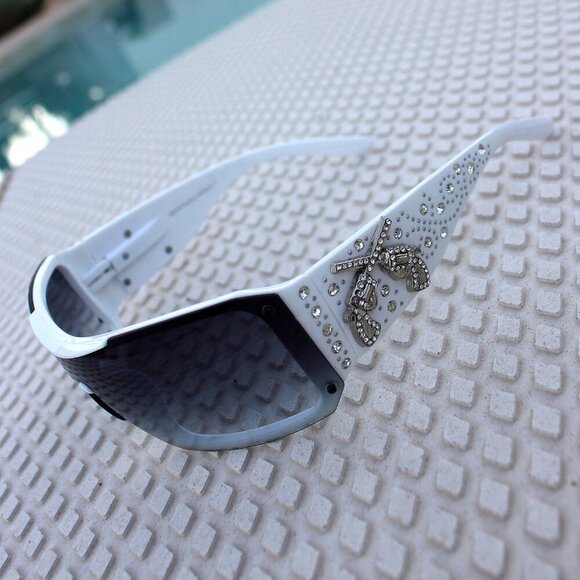 Montana West Sunglasses in White w/Silver Duo Guns Concho Accents - Picture 9 of 15
